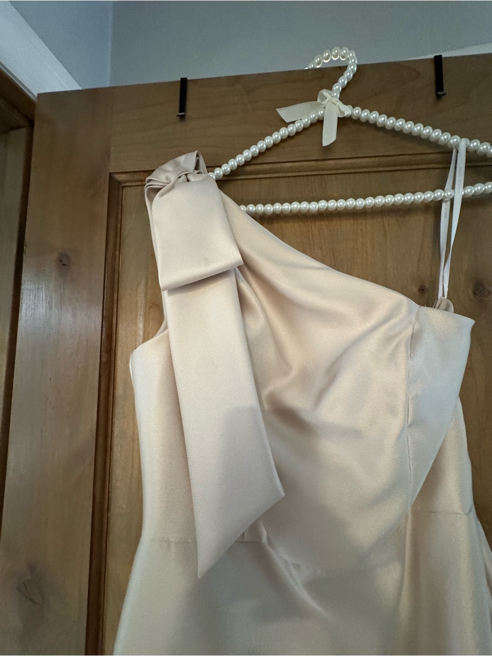 ALFRED SUNG One-Shoulder Gold Satin Gown - Picture 3 of 6